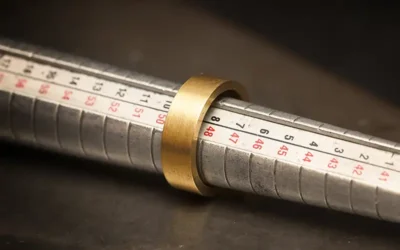 Hvordan kan jeg være sikker på, at få en ring jeg har prøvet, i den rigtige størrelse?