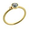 håndlavet ring af 18 karat guld med safir og brillant.