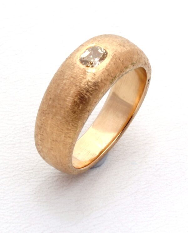 klassisk ring 18 kt guld og natural gul diamant 0,24ct
